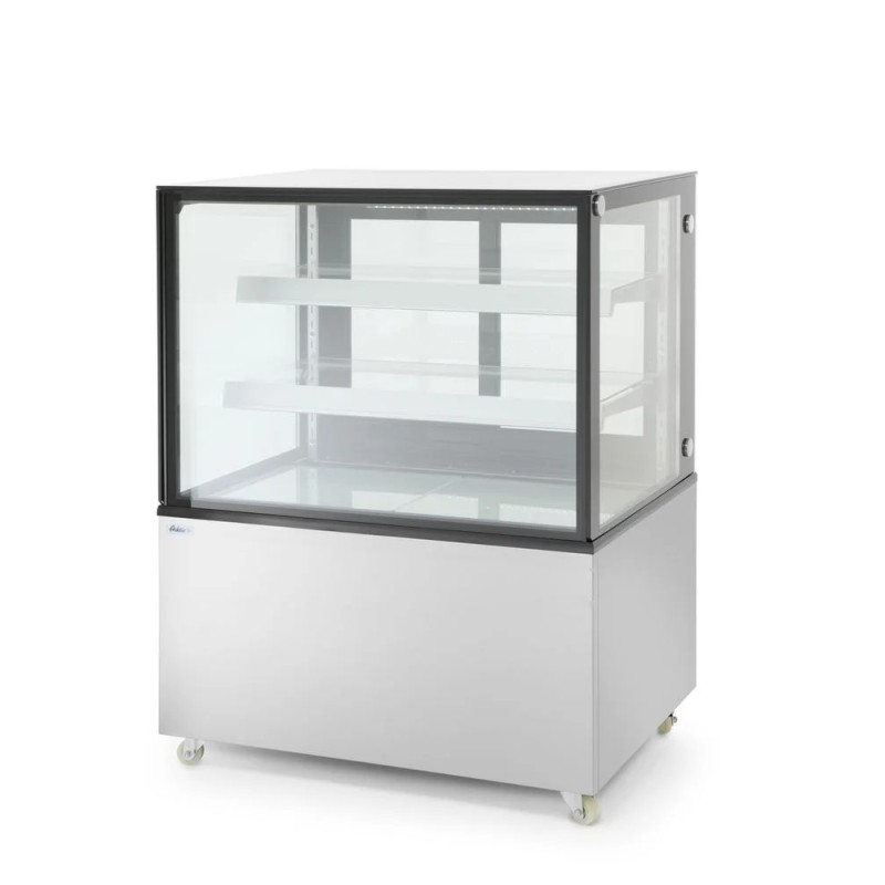 Refrigerated display cabinets with 2 shelves
