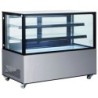 Refrigerated display cabinets with 2 shelves