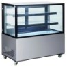 Refrigerated display cabinets with 2 shelves