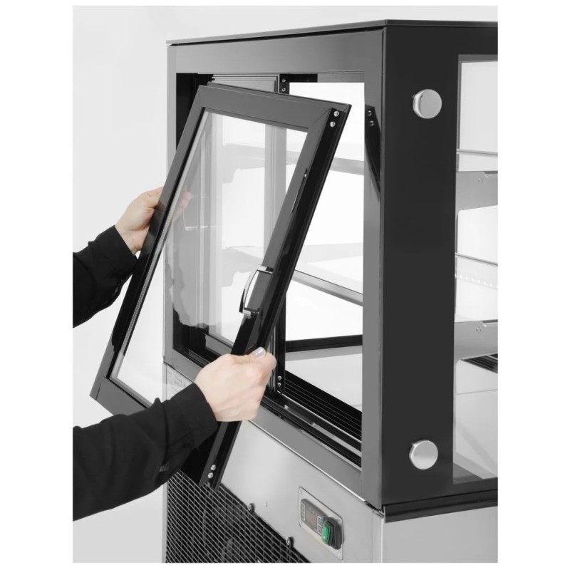 Refrigerated display cabinets with 2 shelves