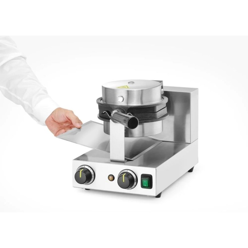 Rotating bubble waffle maker
